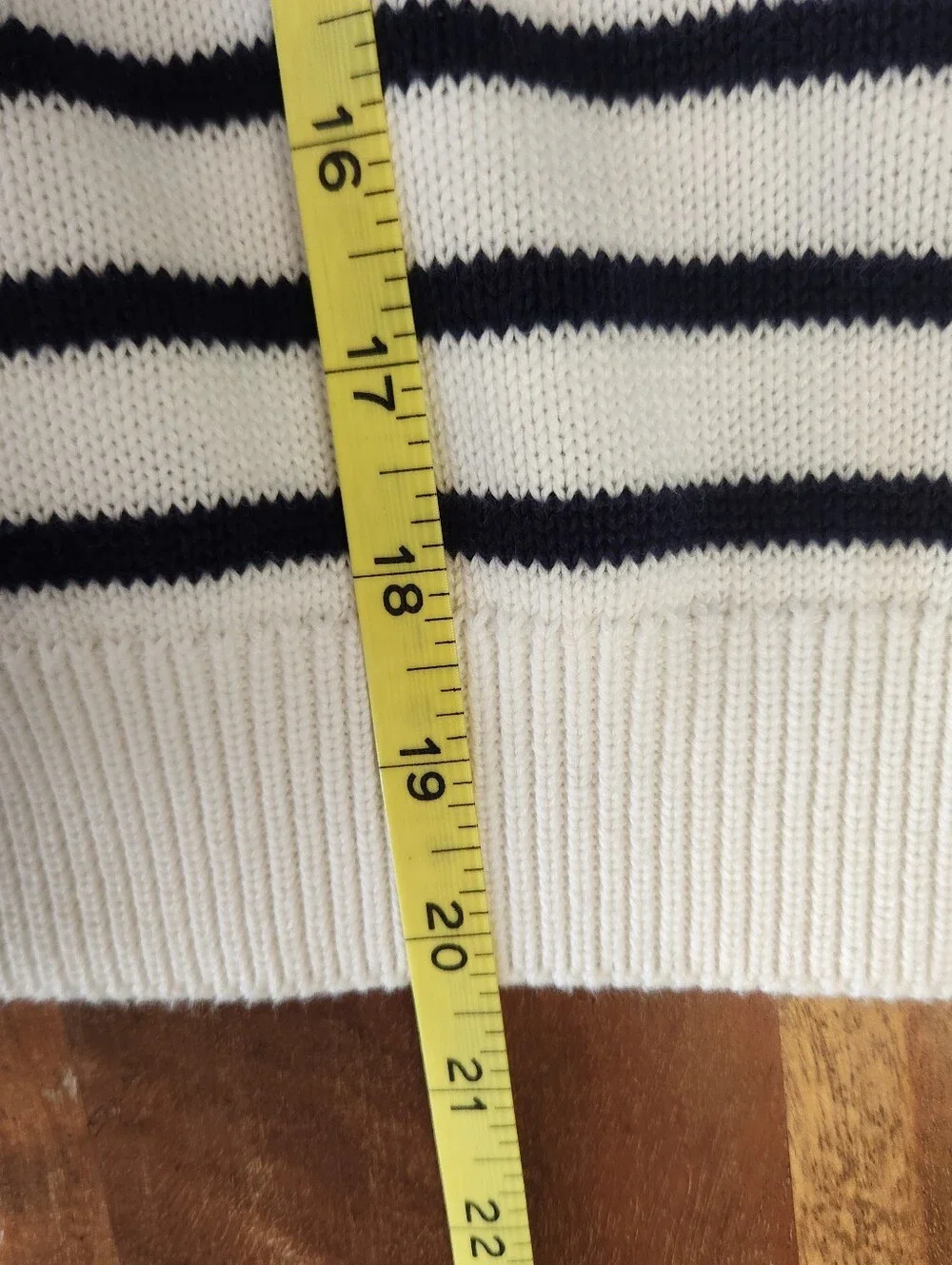 Vineyard Vines NWT  Boys White & Navy Striped Crewneck Sweater